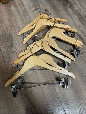 Wood hangers (qty 10)